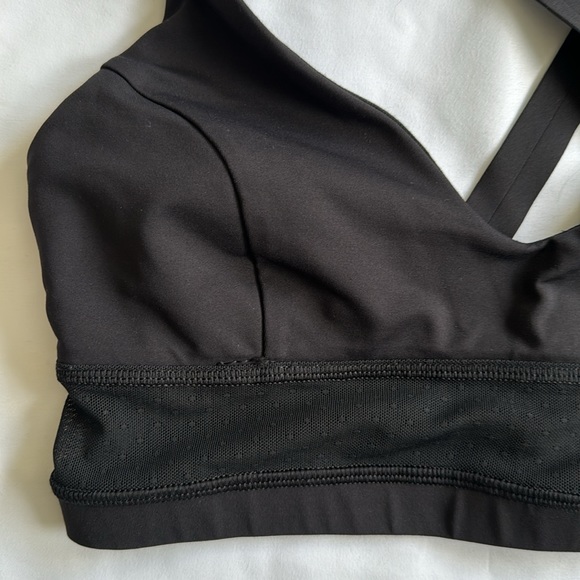 Lululemon sport bra - Picture 2 of 8